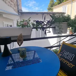https://place-4-u-studio-center.hotelinzadar.com